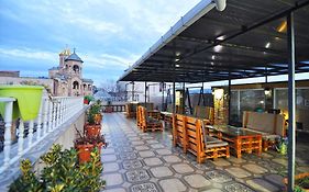 Renaissance Hotel Tiflis Exterior photo