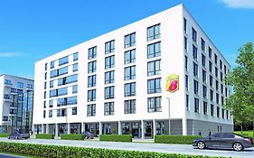 Super 8 By Wyndham Munich City West Otel Exterior photo