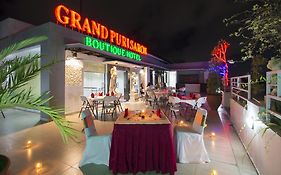 Grand Puri Saron Yogyakarta Otel Exterior photo