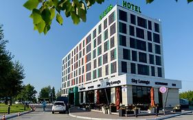 Skyport Hotel Obskiy Exterior photo