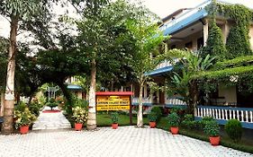 Chitwan Village Resort Sauraha Exterior photo