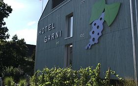 Hotel Traube Garni Kuttigen Exterior photo