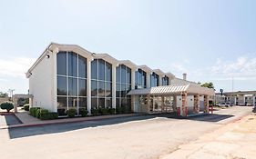 Delux Inn Wichita Falls Exterior photo