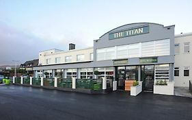 The Titan Otel Clydebank Exterior photo