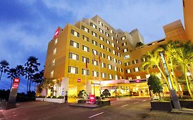 Ibis Malioboro Otel Yogyakarta Exterior photo