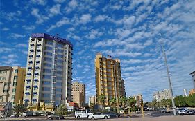 Le Royal Express Salmiya Otel Exterior photo