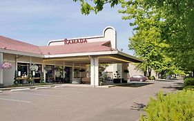 Ramada by Wyndham Portland Airport Otel Exterior photo