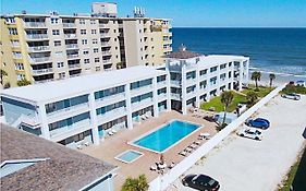 Coastal Waters Otel New Smyrna Beach Exterior photo