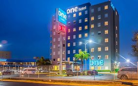 One Monterrey Aeropuerto Otel Exterior photo