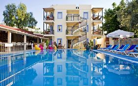 Merve Apartments, Your Home From Home In Central Bodrum, Street Cats Frequent The Property, Not All Apartments Have Balconies , Ground Floor Have Terrace With Table And Chairs Exterior photo