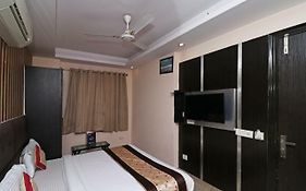 Hotel Blue Pearl Yeni Delhi Exterior photo