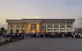 Hotel Luxor Priştine Exterior photo