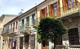 Backpackers & Travelers Central Old Town Yanya Exterior photo