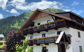 Gaestehaus Zugspitzblick Otel Berwang Exterior photo