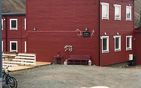 Haugen Pensjonat Svalbard Otel Longyearbyen Exterior photo