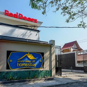 Reddoorz Near Padang Golf Adisucipto Otel Potrojayan Exterior photo