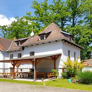 Penzion Pratr Otel Třeboň Exterior photo