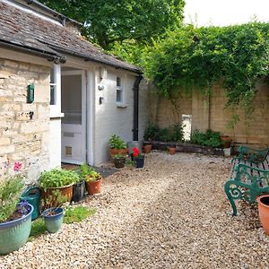 The Courtyard Cirencester Daire Exterior photo