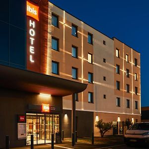 Ibis Montlhery Paris Sud Otel Exterior photo