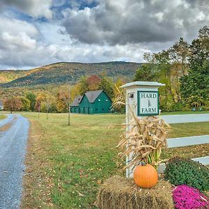 Luxe Green Barn Near Skiing With Mt Equinox Views! Daire Manchester Center Exterior photo