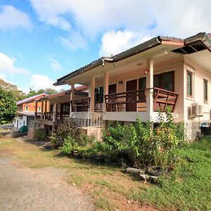 Oyo 75373 Chamil House Otel Nai Harn Exterior photo