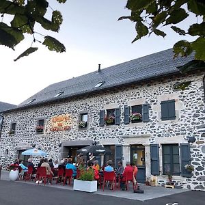 Auberge Du Cezallier Otel Montgreleix Exterior photo