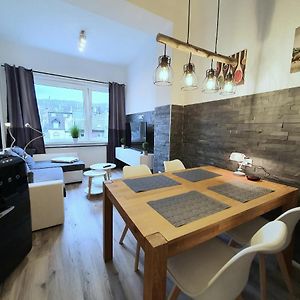 Moderne Wohlfuehloase Zentral In Seenaehe - Pillow Menu, 2 Stk 55" Smart Tvs, Netflix, Disneyplus Uvm Daire Wetter  Exterior photo