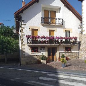 Casa Rural Lucuj Konuk evi Jaurrieta Exterior photo