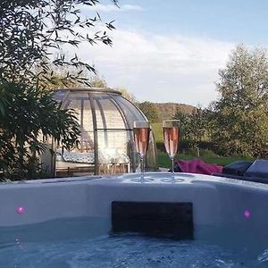 Les Nuits Insolites De La Mothe - Hebergement En Bulle Ou Tiny House Avec Spa Privatif Bed & Breakfast Outremecourt Exterior photo