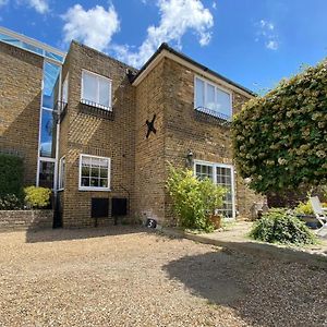 Delf Stream, Close To Town With Lovely Sunny Terrace Daire Sandwich Exterior photo