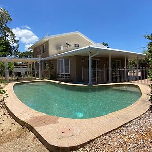 Townsville Wistaria Spacious Home Exterior photo