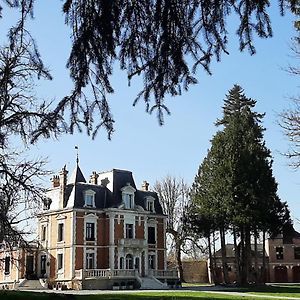 Chateau Sourliavoux, Appartement En Chambres D'Hotes Valliere Exterior photo