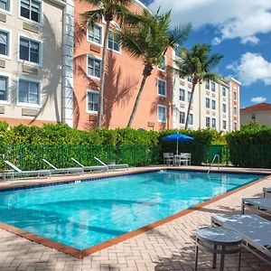 Baymont By Wyndham Miami Doral Otel Exterior photo