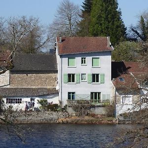 Chambres D'Hotes L'Hirondelle Du Lac Peyrat-le-Château Exterior photo