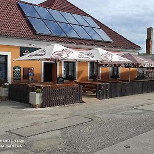 Ubytovani Jerabek Otel Lásenice Exterior photo