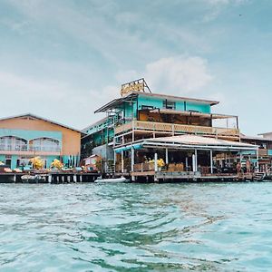 Selina Bocas Del Toro Otel Exterior photo