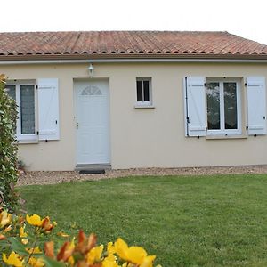 Maison Avec Jardin Proche Thermes Comprenant Lave-Linge Et Lave-Vaisselle - Fr-1-541-47 Villa La Roche-Posay Exterior photo