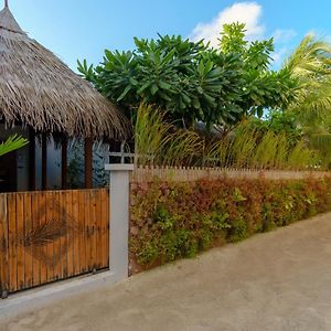 Koimala Beach Ukulhas Otel Exterior photo