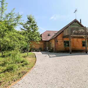 Old Wood Coach House Villa Lincoln Exterior photo