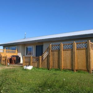 Stori-Bakki Guesthouse-With Hot Tub Egilsstadir Exterior photo