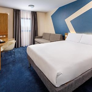 Ibis Budget London Heathrow Terminal 5 Otel Hillingdon Exterior photo