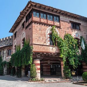 La Locanda Di Grazzano Visconti Otel Exterior photo