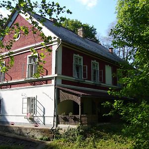 Kalmar Vendeghaz-Vadaszhaz Otel Tornyiszentmiklos Exterior photo