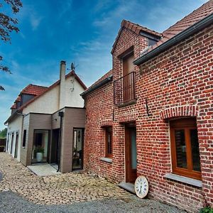 Au Cheval Blanc Otel Gommegnies Exterior photo