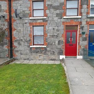 College Square, Terrace House Daire Bessbrook Exterior photo