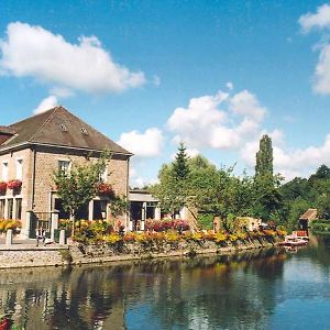 Le Lion Verd Otel Putanges-le-Lac Exterior photo