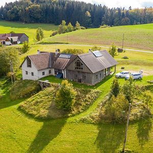 Wald-Land-Hof Schloss Rosenau Villa Exterior photo