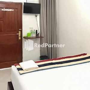 Homestay Asri Syariah Tulang Bawang Barat Redpartner Gunungbatin Exterior photo