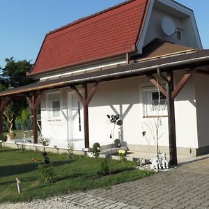 Ferienhaus Am Plattensee Villa Balatonmáriafürdő Exterior photo