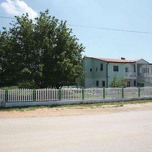 Nice Home In Buje With Wifi Kaldanija Exterior photo